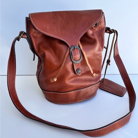 Patricia Nash Full Grain Leather Bucket Bag Adjustable Strap - Picture 2 of 13